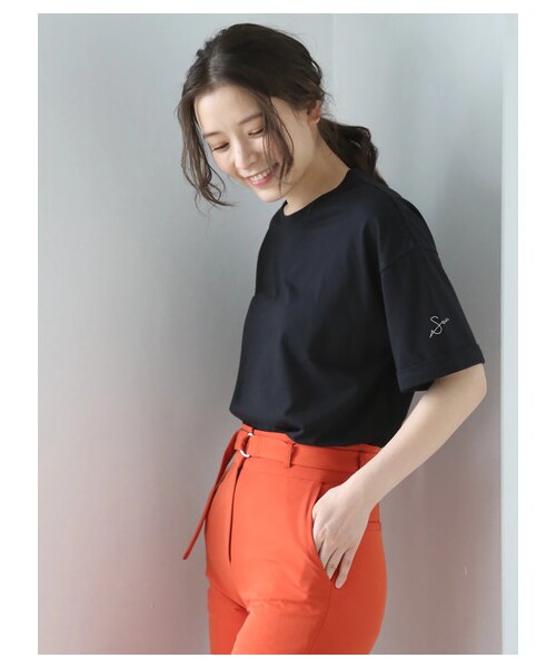 earth music&ecology(アースミュージックアンドエコロジー)の「【広瀬すず×earth】・ゆるTシャツ(トップス・オフホワイト/ブラック/カーキ/ネイビー・F)」の4枚目の写真