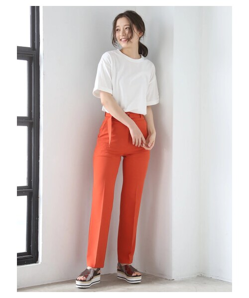 earth music&ecology(アースミュージックアンドエコロジー)の「【広瀬すず×earth】・ゆるTシャツ(トップス・オフホワイト/ブラック/カーキ/ネイビー・F)」の3枚目の写真