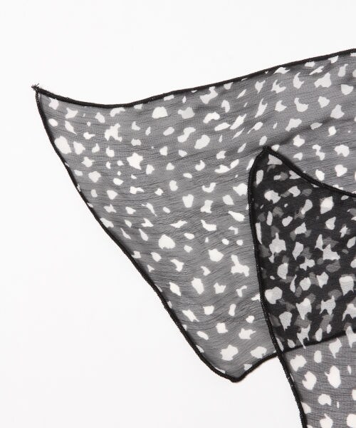 Heather(ヘザー)の「ガラスカーフ(ファッション雑貨・ホワイト系/ブラック系)」の4枚目の写真