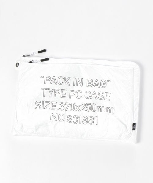 LAKOLE（ラコレ）の「[PACK IN BAG]19SSパソコンケース（その他・シルバー()/ホワイト()/ベージュ()）」の2枚目の写真