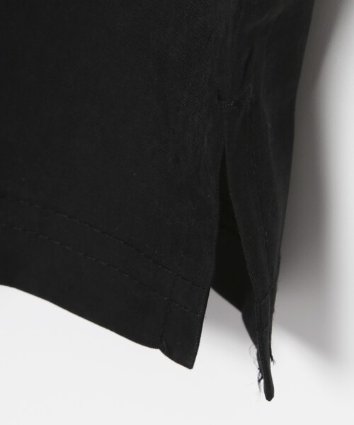 LEGENDA(レジェンダ)の「Half Zip Rose Embroidery Short Sleeve シャツ(トップス・ブラック×レッド/ベージュ・FREE)」の5枚目の写真