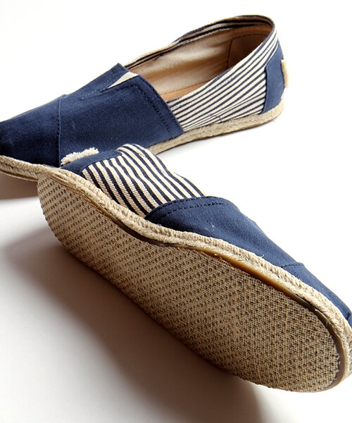 TOMS（トムス）の「MENS UNIVERSTY CLASSICS（シューズ・メンズ・ブラック/レッド/ネイビー・8H/9/9H）」の9枚目の写真