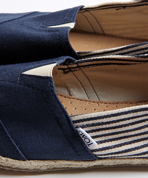 TOMS（トムス）の「MENS UNIVERSTY CLASSICS（シューズ・メンズ・ブラック/レッド/ネイビー・8H/9/9H）」の11枚目の写真