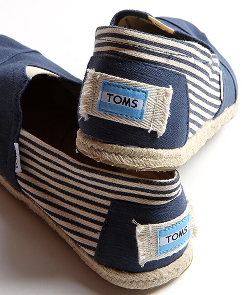 TOMS（トムス）の「MENS UNIVERSTY CLASSICS（シューズ・メンズ・ブラック/レッド/ネイビー・8H/9/9H）」の12枚目の写真