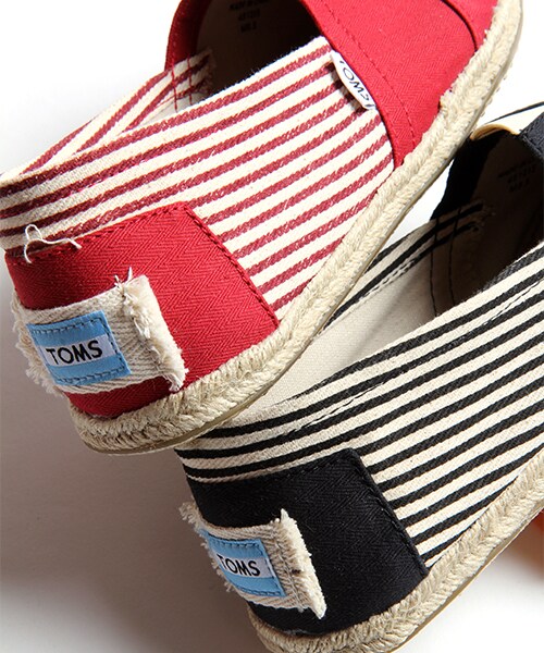 TOMS（トムス）の「MENS UNIVERSTY CLASSICS（シューズ・メンズ・ブラック/レッド/ネイビー・8H/9/9H）」の14枚目の写真