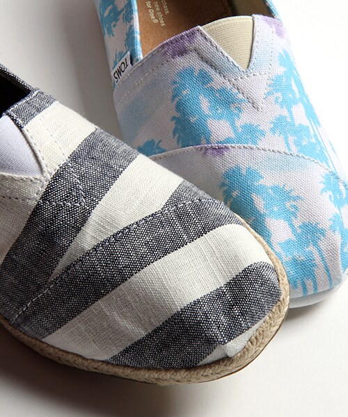 TOMS（トムス）の「MENS SEASONAL CLASSICS（シューズ・メンズ・ブラック/レッド/ブルー/ネイビー・8H/9/9H）」の18枚目の写真