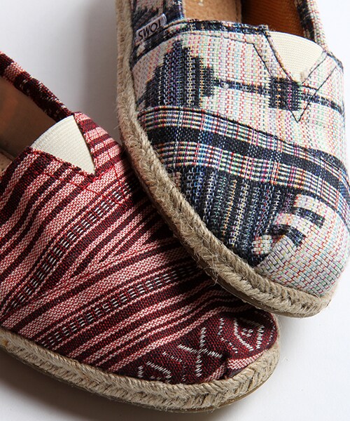 TOMS（トムス）の「MENS SEASONAL CLASSICS（シューズ・メンズ・ブラック/レッド/ブルー/ネイビー・8H/9/9H）」の17枚目の写真