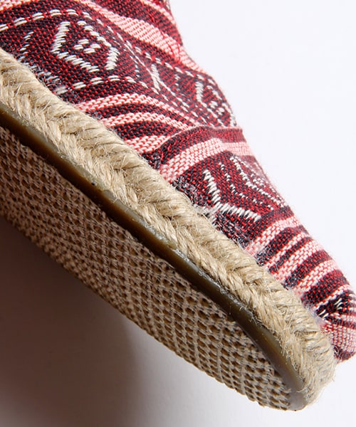 TOMS（トムス）の「MENS SEASONAL CLASSICS（シューズ・メンズ・ブラック/レッド/ブルー/ネイビー・8H/9/9H）」の8枚目の写真