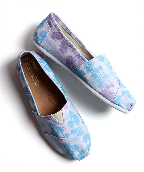 TOMS（トムス）の「MENS SEASONAL CLASSICS（シューズ・メンズ・ブラック/レッド/ブルー/ネイビー・8H/9/9H）」の2枚目の写真