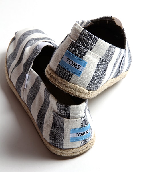 TOMS（トムス）の「MENS SEASONAL CLASSICS（シューズ・メンズ・ブラック/レッド/ブルー/ネイビー・8H/9/9H）」の16枚目の写真