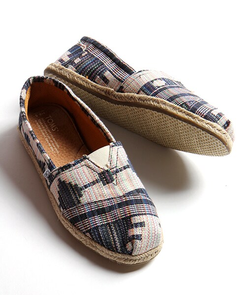 TOMS（トムス）の「MENS SEASONAL CLASSICS（シューズ・メンズ・ブラック/レッド/ブルー/ネイビー・8H/9/9H）」の9枚目の写真