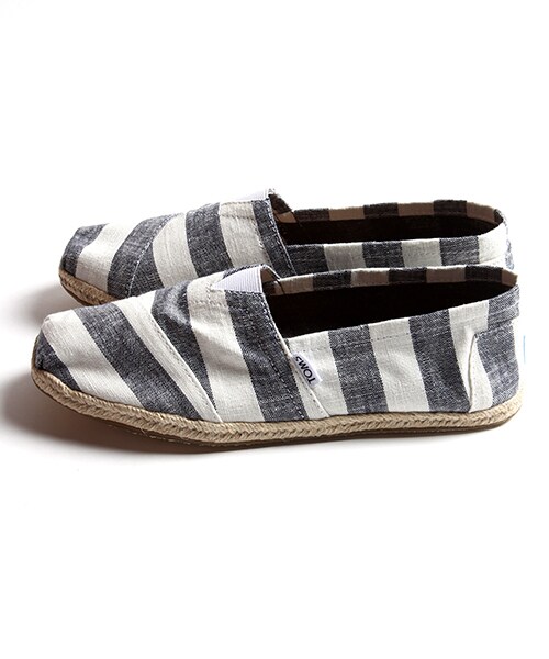 TOMS（トムス）の「MENS SEASONAL CLASSICS（シューズ・メンズ・ブラック/レッド/ブルー/ネイビー・8H/9/9H）」の15枚目の写真