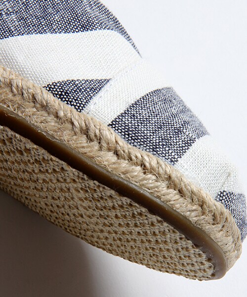 TOMS（トムス）の「MENS SEASONAL CLASSICS（シューズ・メンズ・ブラック/レッド/ブルー/ネイビー・8H/9/9H）」の12枚目の写真