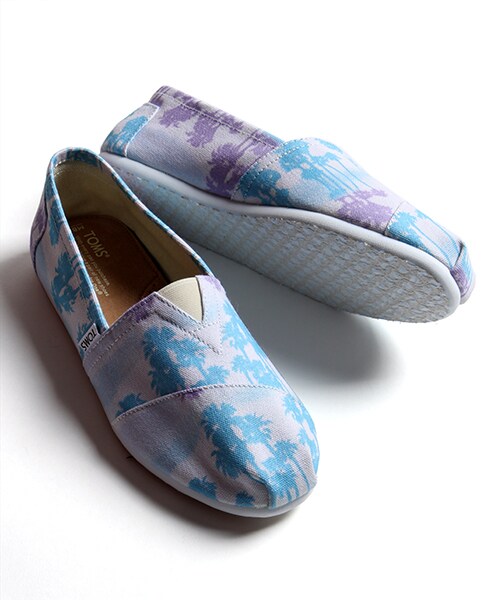 TOMS（トムス）の「MENS SEASONAL CLASSICS（シューズ・メンズ・ブラック/レッド/ブルー/ネイビー・8H/9/9H）」の5枚目の写真