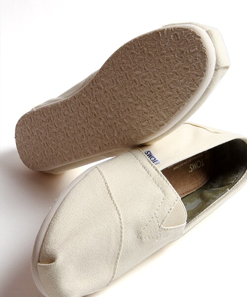 TOMS（トムス）の「MENS ORIGINAL CLASSICS（シューズ・メンズ・ベージュ/ネイビー・8H/9/9H）」の7枚目の写真