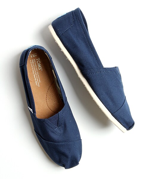 TOMS（トムス）の「MENS ORIGINAL CLASSICS（シューズ・メンズ・ベージュ/ネイビー・8H/9/9H）」の2枚目の写真
