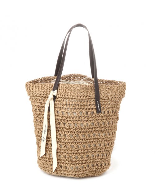 studio CLIP（スタディオクリップ）の「ペーパー透かし編みトートバッグ（バッグ・ブラック/オレンジ/ナチュラル/キャメル）」の4枚目の写真