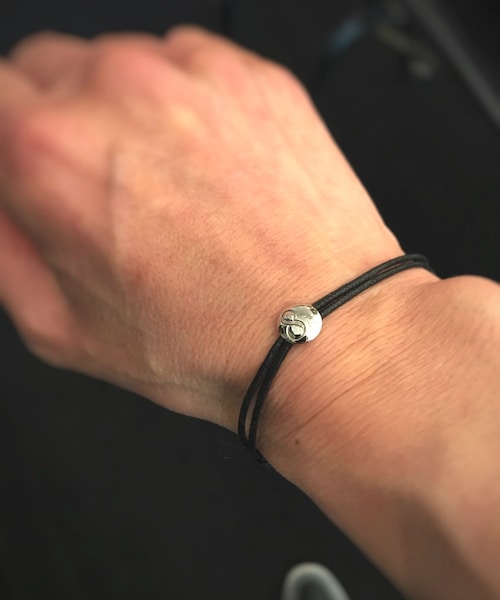 28 vingt-huit（ヴァン ユィット）の「ヴァン ユィット 779 ナンバー ワックスコード 紐ブレスレット pt900（ブレスレット・メンズ・シルバー・free）」の5枚目の写真