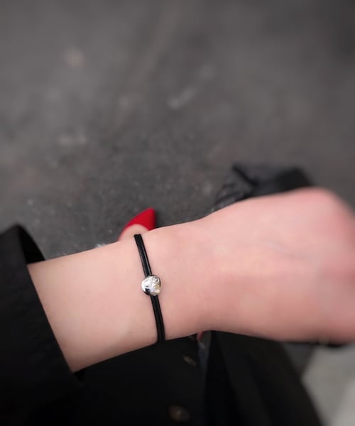 28 vingt-huit（ヴァン ユィット）の「ヴァン ユィット 779 ナンバー ワックスコード 紐ブレスレット pt900（ブレスレット・メンズ・シルバー・free）」の6枚目の写真