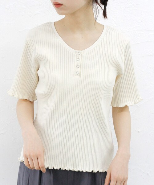 Crisp（クリスプ）の「VネックヘンリーTシャツ（Tシャツ/カットソー・レディース・ブラウン/アイボリー/レッド・FREE）」の2枚目の写真