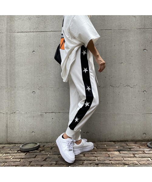 no brand（ノーブランド）の「刺繍スウェットジョガーパンツ｢STARS｣（その他パンツ・レディース・その他）」の2枚目の写真