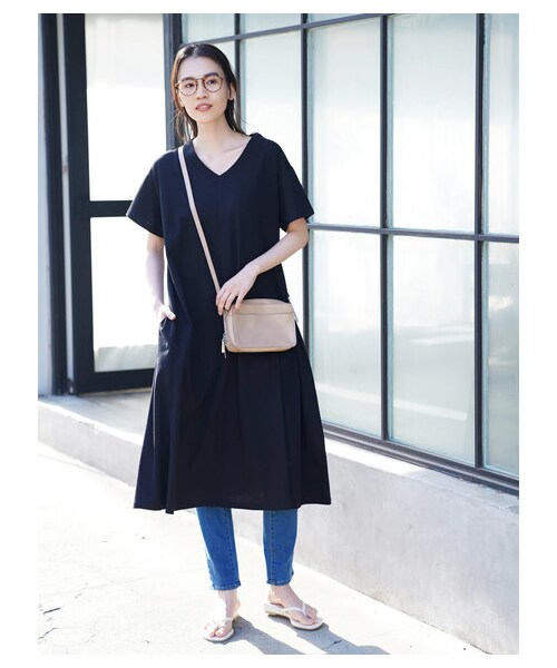 AMERICAN HOLIC（アメリカンホリック）の「強撚Vネックワンピース（ワンピース/ドレス・ブラック/ベージュ/カーキ/ブルーグリーン・F）」の17枚目の写真