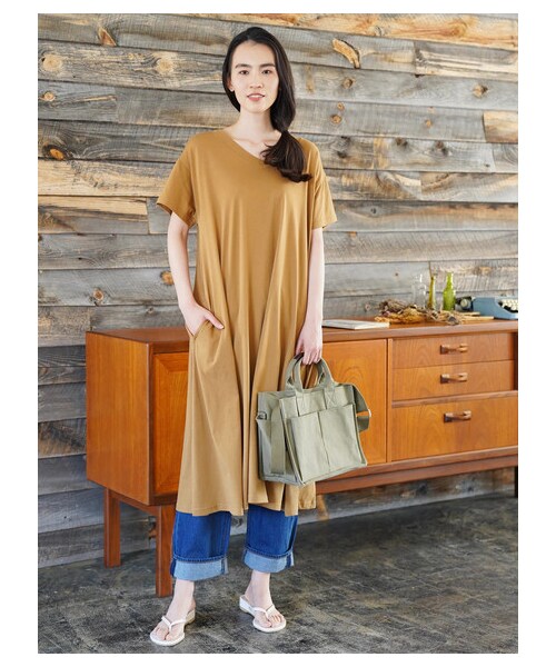 AMERICAN HOLIC（アメリカンホリック）の「強撚Vネックワンピース（ワンピース/ドレス・ブラック/ベージュ/カーキ/ブルーグリーン・F）」の5枚目の写真