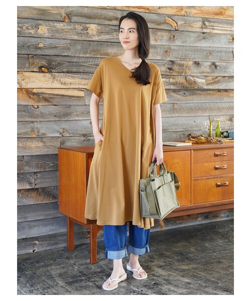 AMERICAN HOLIC（アメリカンホリック）の「強撚Vネックワンピース（ワンピース/ドレス・ブラック/ベージュ/カーキ/ブルーグリーン・F）」の8枚目の写真