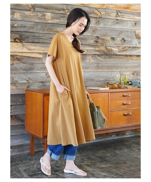 AMERICAN HOLIC（アメリカンホリック）の「強撚Vネックワンピース（ワンピース/ドレス・ブラック/ベージュ/カーキ/ブルーグリーン・F）」の6枚目の写真