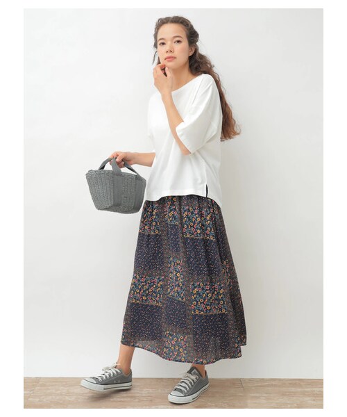 earth music&ecology(アースミュージックアンドエコロジー)の「【Special Price】パッチワークフラワースカート(スカート・アイボリー/キャメル/ネイビー・F)」の6枚目の写真