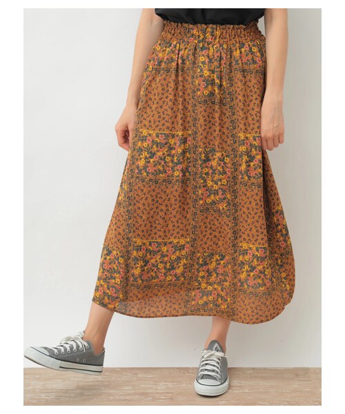 earth music&ecology(アースミュージックアンドエコロジー)の「【Special Price】パッチワークフラワースカート(スカート・アイボリー/キャメル/ネイビー・F)」の1枚目の写真