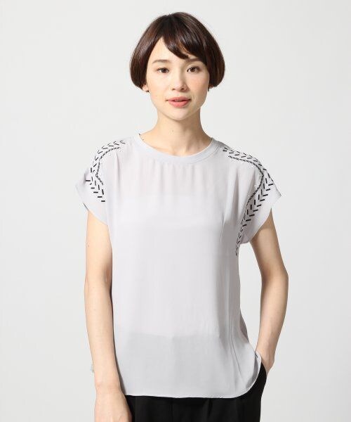 LEPSIM（レプシィム）の「ショルダーモチーフフレンチスリーブＴシャツ（トップス・レディース・オフ/ブラック/グレー/イエロー・ＦREE SIZE）」の3枚目の写真