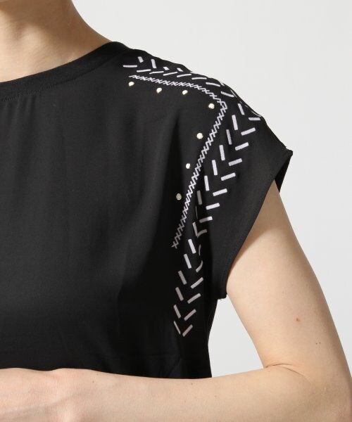 LEPSIM（レプシィム）の「ショルダーモチーフフレンチスリーブＴシャツ（トップス・レディース・オフ/ブラック/グレー/イエロー・ＦREE SIZE）」の10枚目の写真