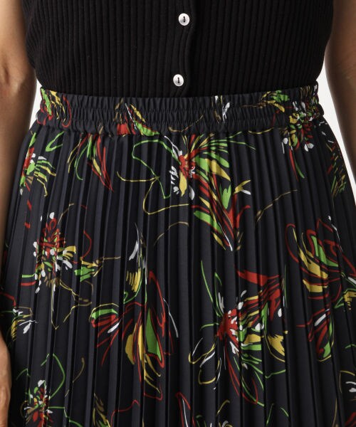 A part by（アパートバイ）の「Ｐムジハナプリーツマキシスカート（スカート・花柄(ナチュラル)/ベージュ/グリーン/花柄(ネイビー)）」の12枚目の写真