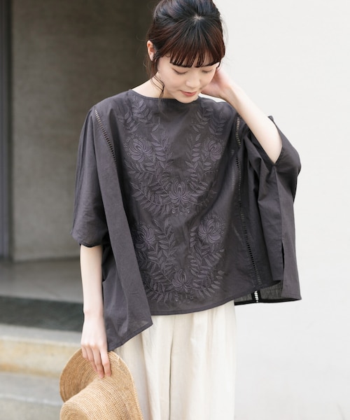 *かぐれ 刺繍ワイドプルオーバー ダークグレー フリーサイズ かぐれ(カグレ)の「刺繍ワイドプルオーバー()」 - WEAR