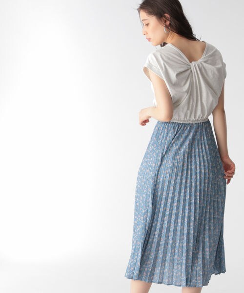 mysty woman（ミスティウーマン）の「カット小花柄シフォンワンピース（ワンピース/ドレス・オフホワイト/ライトグレー/ベージュ）」の7枚目の写真