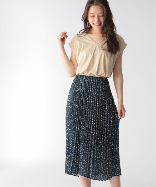 mysty woman（ミスティウーマン）の「カット小花柄シフォンワンピース（ワンピース/ドレス・オフホワイト/ライトグレー/ベージュ）」の3枚目の写真