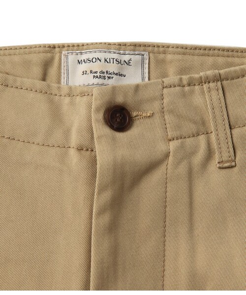 Maison Kitsune（メゾンキツネ）の「チノパンツ　CHINO SOLID（パンツ・メンズ・ブラック/ベージュ・28/30）」の5枚目の写真