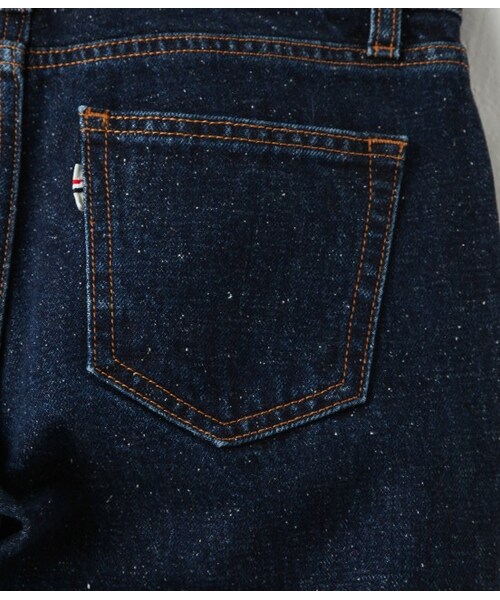 Maison Kitsune(メゾンキツネ)の「スリムカットジーンズ デニムパンツ SLIMCUT JEANS MELANG(パンツ・レディース・ネイビー/ブルー系・25/26/27/28)」の9枚目の写真