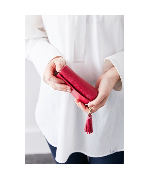 IEDIT（イディット）の「IEDIT[イディット] SELECT やわらか艶レザーで手になじむ 長く使いこみたい本革ミニ財布〈シルバー〉（バッグ・財布・靴 > 財布・ポーチ > 財布・レディース・シルバー）」の6枚目の写真