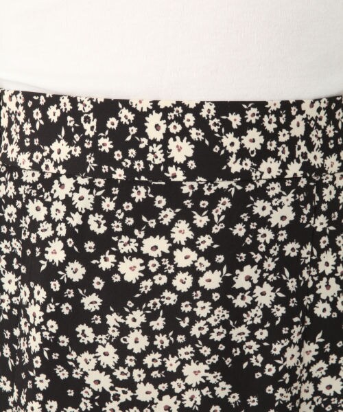 GLOBAL WORK（グローバルワーク）の「フラワーソフトマーメイドスカート（スカート・ブラック/ブラウン/グリーン）」の13枚目の写真