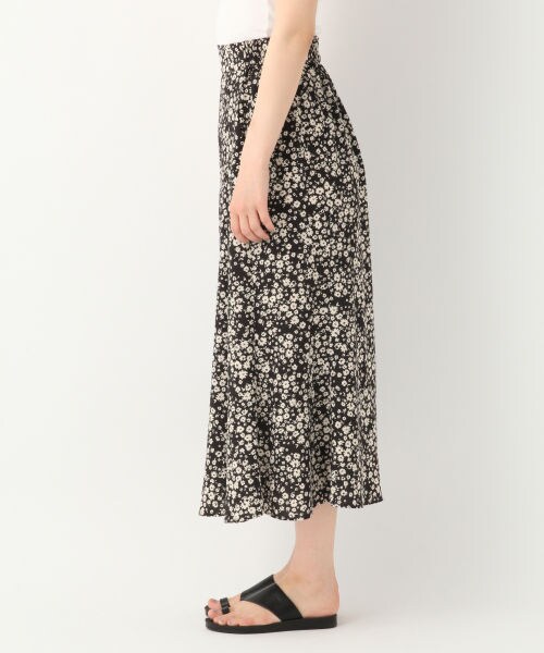 GLOBAL WORK（グローバルワーク）の「フラワーソフトマーメイドスカート（スカート・ブラック/ブラウン/グリーン）」の11枚目の写真