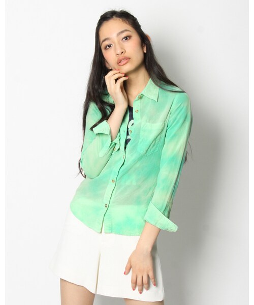 VICKY(ビッキー)の「オゾンボイルカラーシャツ(トップス・レディース・ホワイト/ピンク/ブルー/イエロー/グリーン・M)」の2枚目の写真