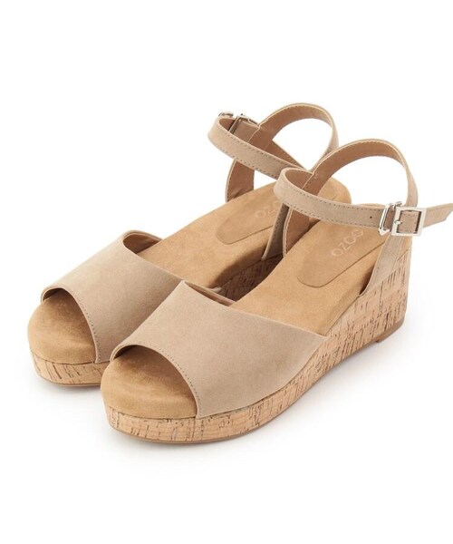 OZOC（オゾック）の「[ふわ底]ウェッジベルトサンダル（シューズ・レディース・ブラック(019)/ベージュ(052)/ベージュ×パイソン(152)/ライトベージュ(652)・25(22.5cm)/35(23.5cm)/45(24.5cm)/55(25.5cm)）」の4枚目の写真