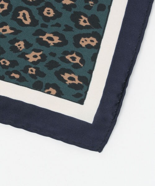 LAKOLE(ラコレ)の「レオパードスカーフ(ファッション雑貨・ベージュ()/グリーン())」の9枚目の写真