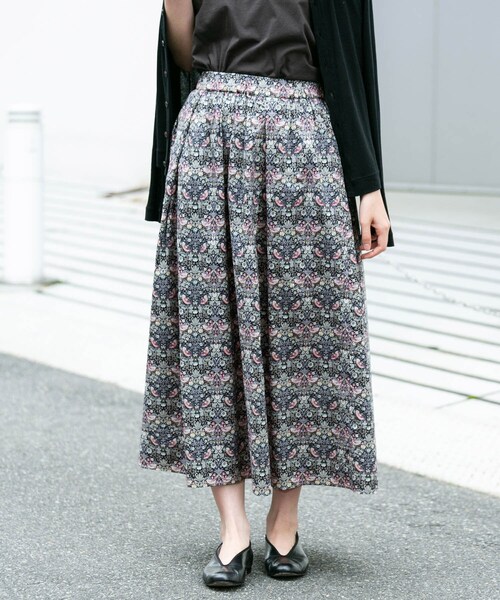かぐれ（カグレ）の「リバティプリントギャザースカート（スカート・レディース・CAPEL/DUNCLARE/STRAWBERRY・FREE）」の3枚目の写真