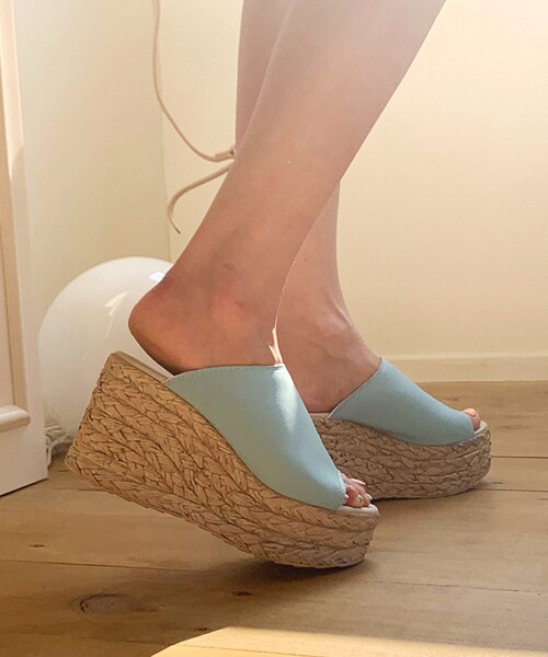 DHOLIC（ディーホリック）の「ウェッジソールサンダル（サンダル・レディース・ホワイト/ブルー/ピンク/ブラック/グリーン/ベージュ・225/230/235/240/245）」の4枚目の写真