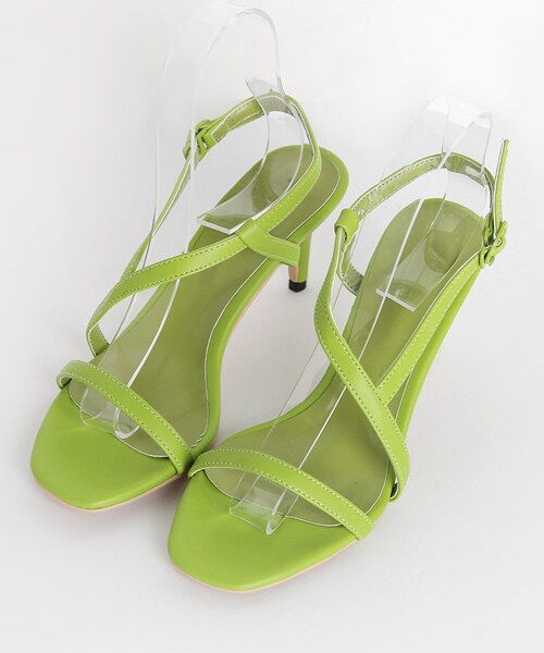 DHOLIC（ディーホリック）の「ダイアゴナルストラップヒールサンダル（サンダル・レディース・イエロー/ブラック/ホワイト/グリーン・225/230/235/240/245/250）」の4枚目の写真