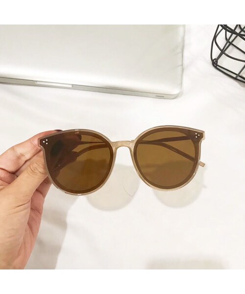 no brand(ノーブランド)の「小顔効果抜群!!! レディース サングラス 韓国ファッションサングラス(サングラス・レディース・その他)」の4枚目の写真