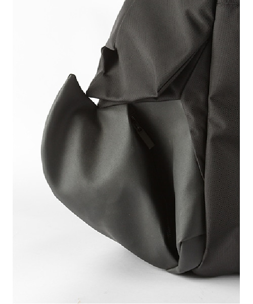 Oribagu（オリバグ）の「ORIBAGU折り紙バッグ＿バックパック＿ブラックライノ(S)（バックパック/リュック・レディース・ブラック・S）」の2枚目の写真